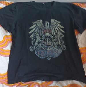 Queen graffic tee shirt